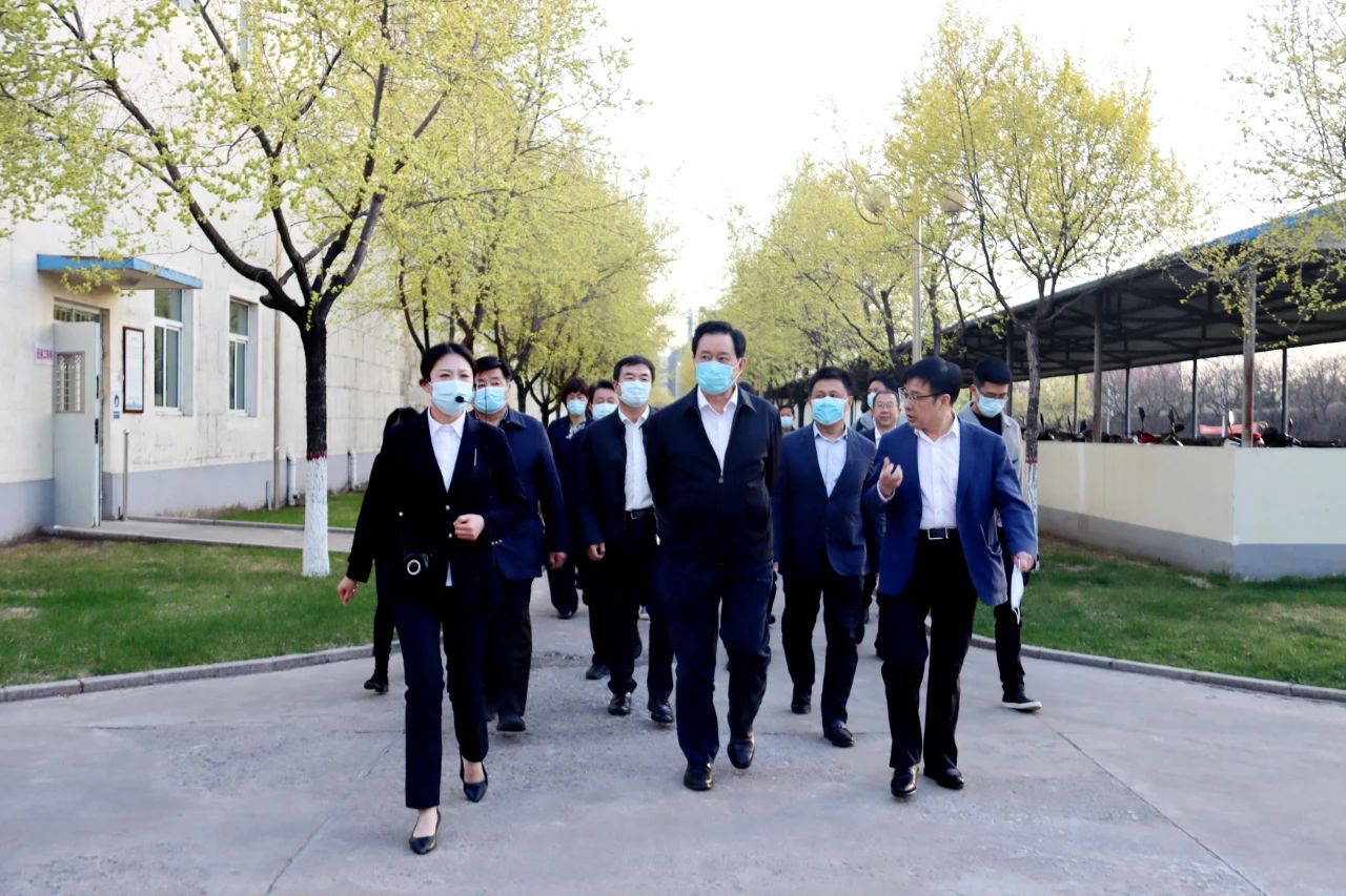 省总工会主席王晓东莅临K8凯发老酒集团考察调研